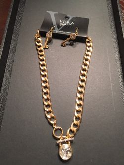Gold chain lock necklace