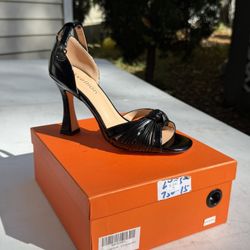 Black leather high heels with 4.5" heel Size 7 