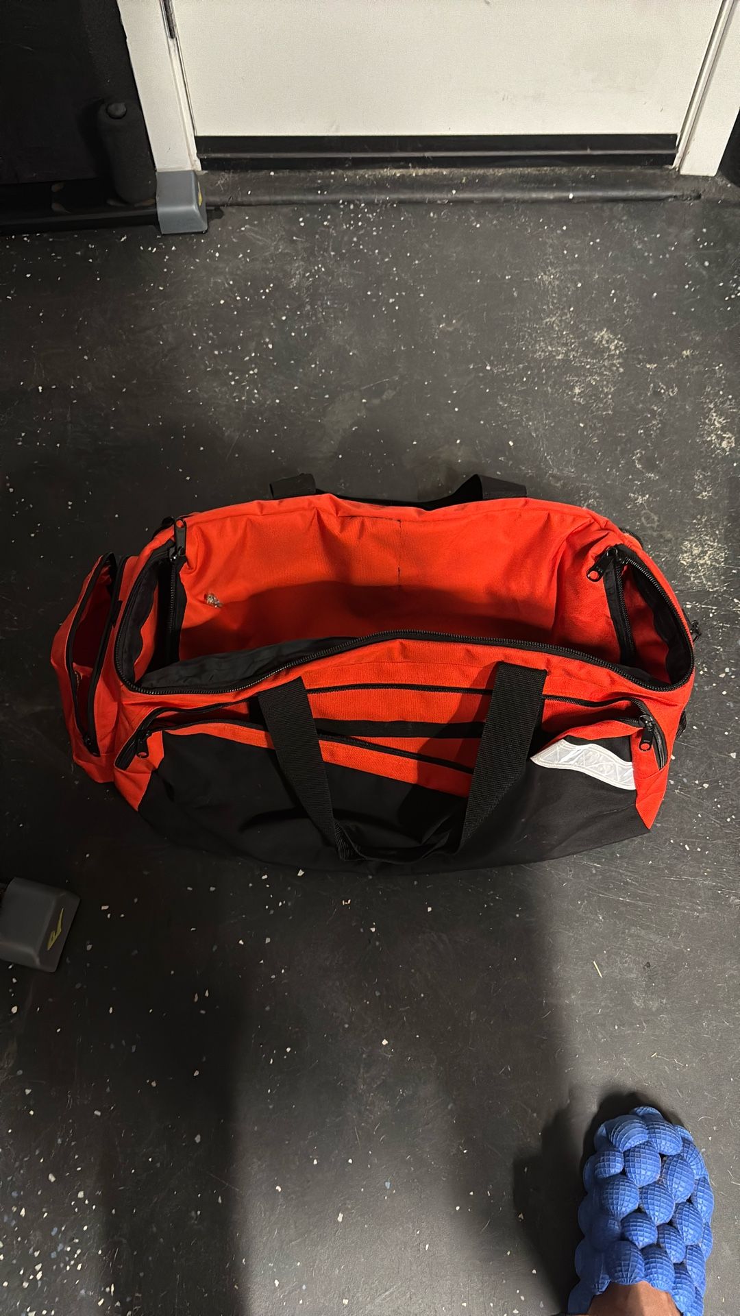 Large durable duffle bag (no strap) PICK AND CASH UP ONLY!!!