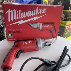 Milwaukee 6.8 Amp 18-Gauge Shear