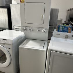 24” Kenmore Stackable Washer And Gas Dryer 