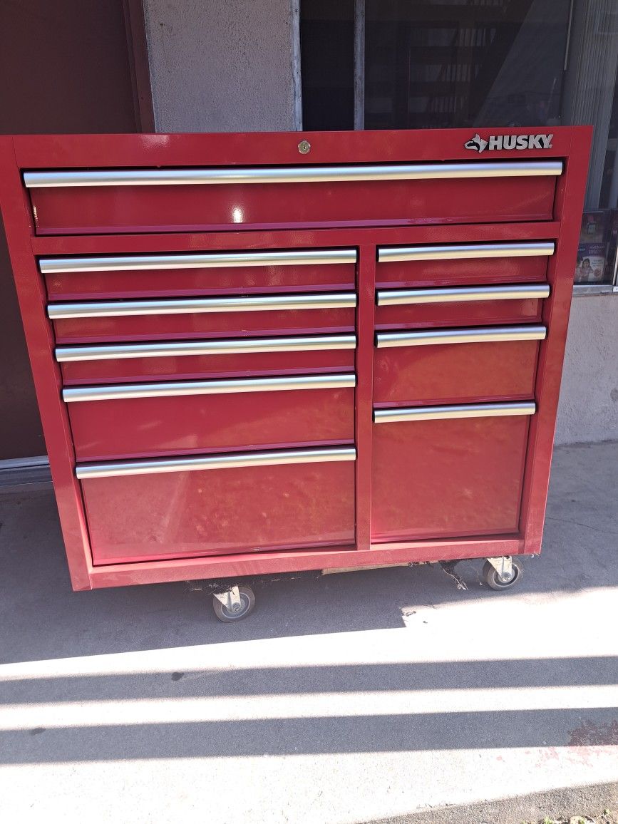 Husky 10 Drawer Tool Chest 