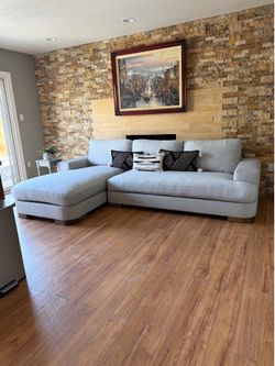 FREE DELIVERY- Modern Designer-Style Sectional Sofa w/ Chaise