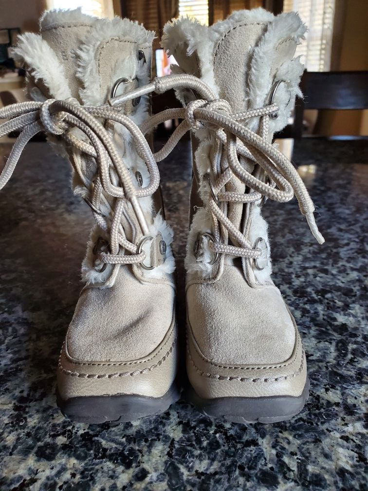 Girls boots