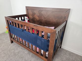 Crib and dresser set
