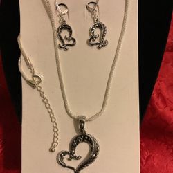 18”Silver Necklace With Fancy Heart Shaped Pendant W/matching Earrings Set