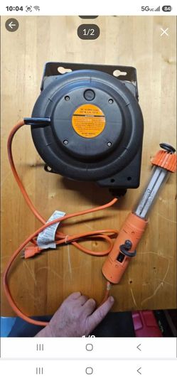 New 30 ft retractable cord worklight