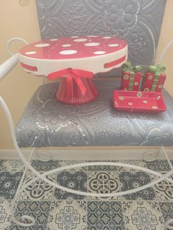 Cake Plate Salt & Pepper Shaker