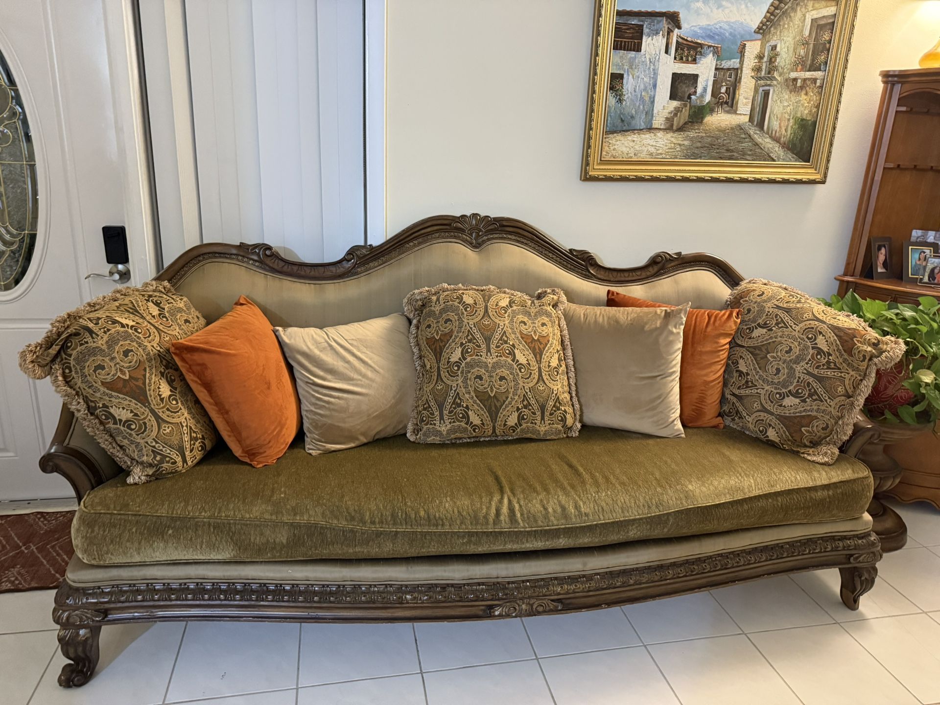 Sofá clásico // Classic Sofá