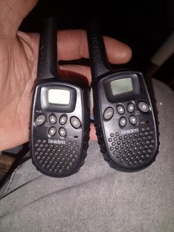 Uniden Two 16 Mile FRS/GMRS 22 Channel Walkie Talkies