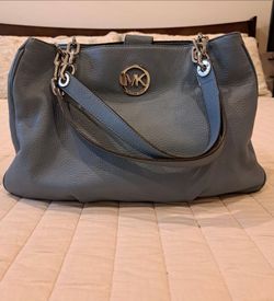 Micheal Kors shoulder purse