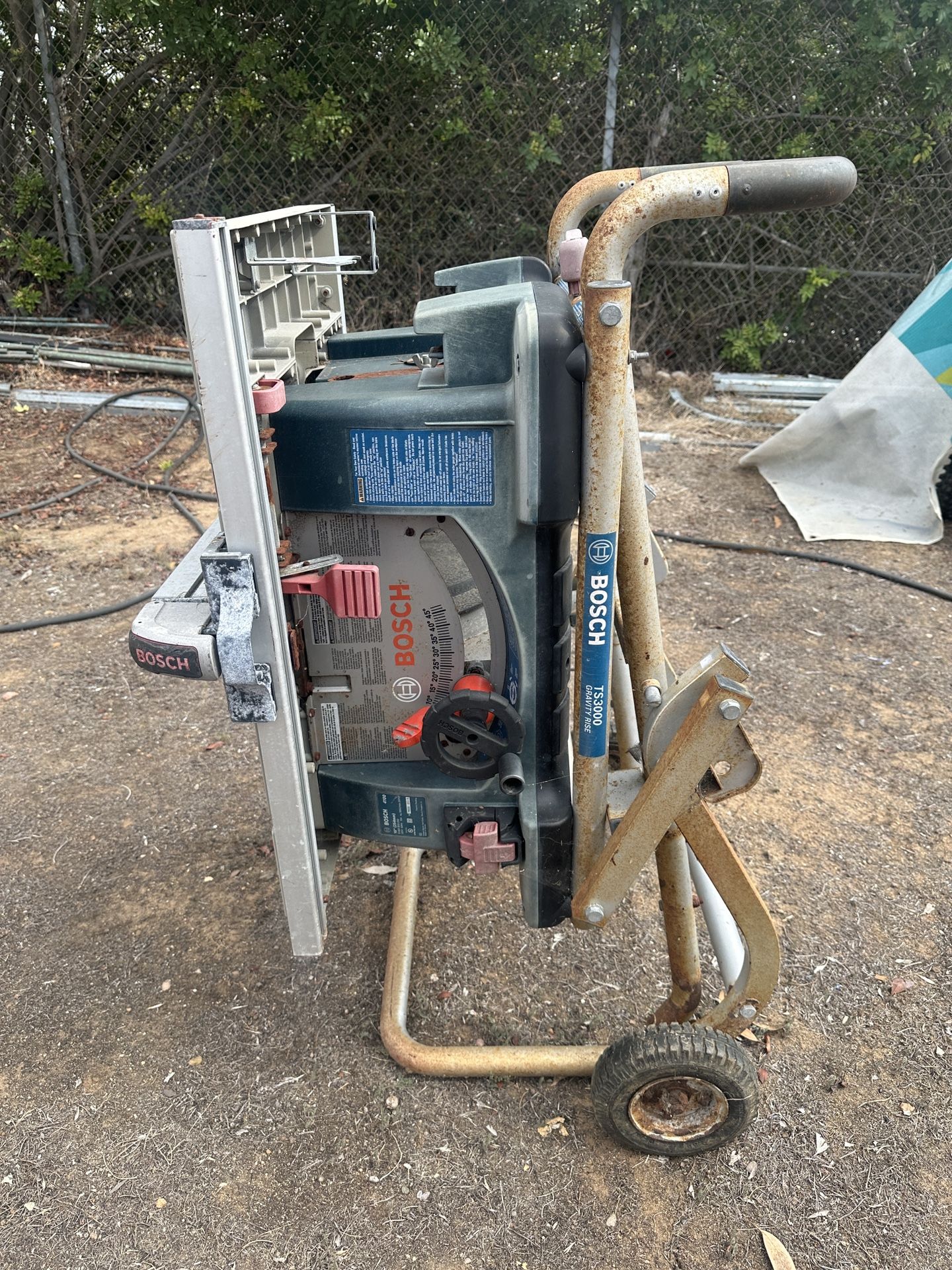 BOSCH TS3000 FOLDING TABLE SAW