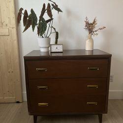 MID CENTURY DRESSER