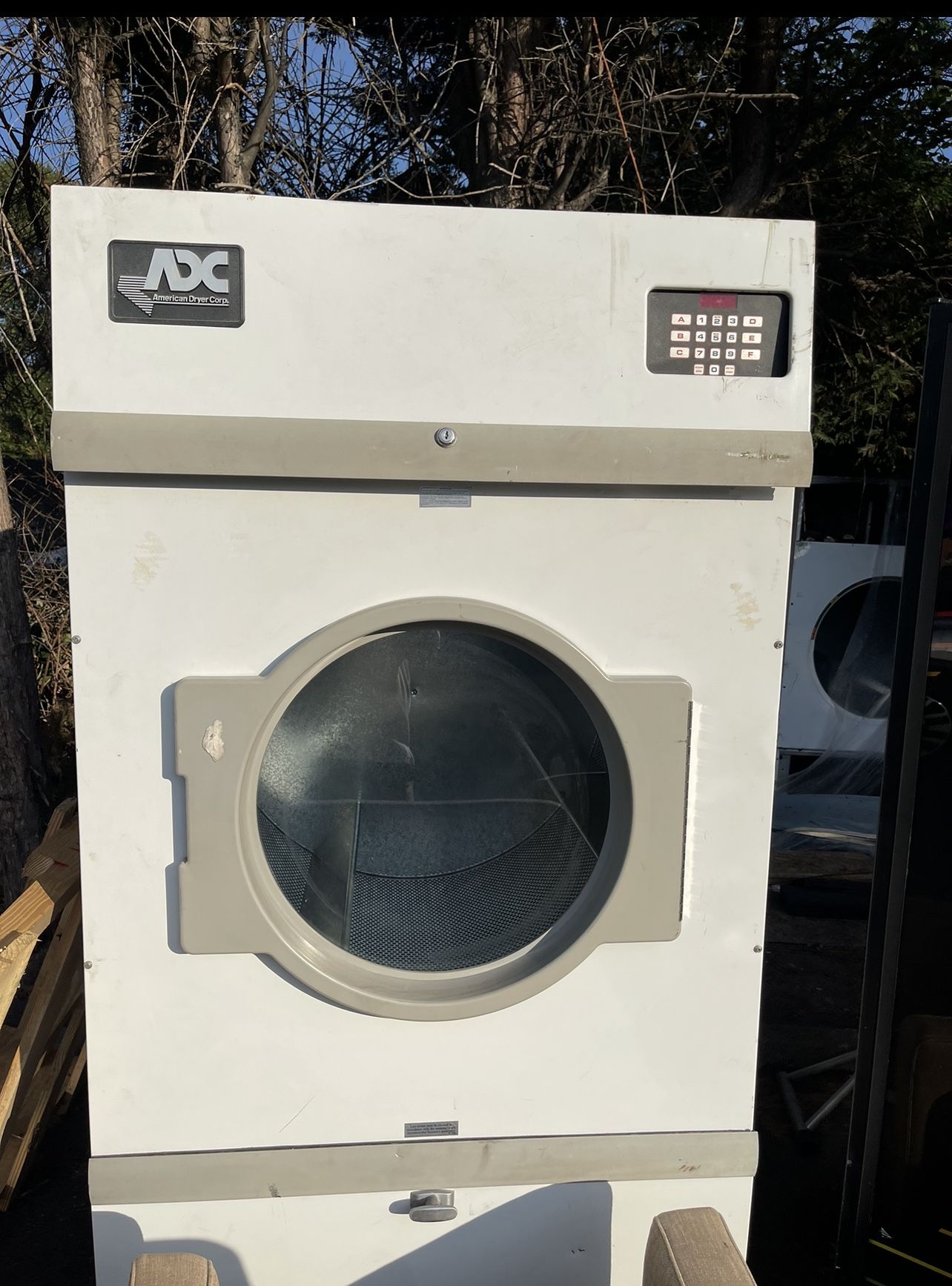 UniMac Industrial/Commercial Tumble Dryer 75lbs Natural Gas 470volt