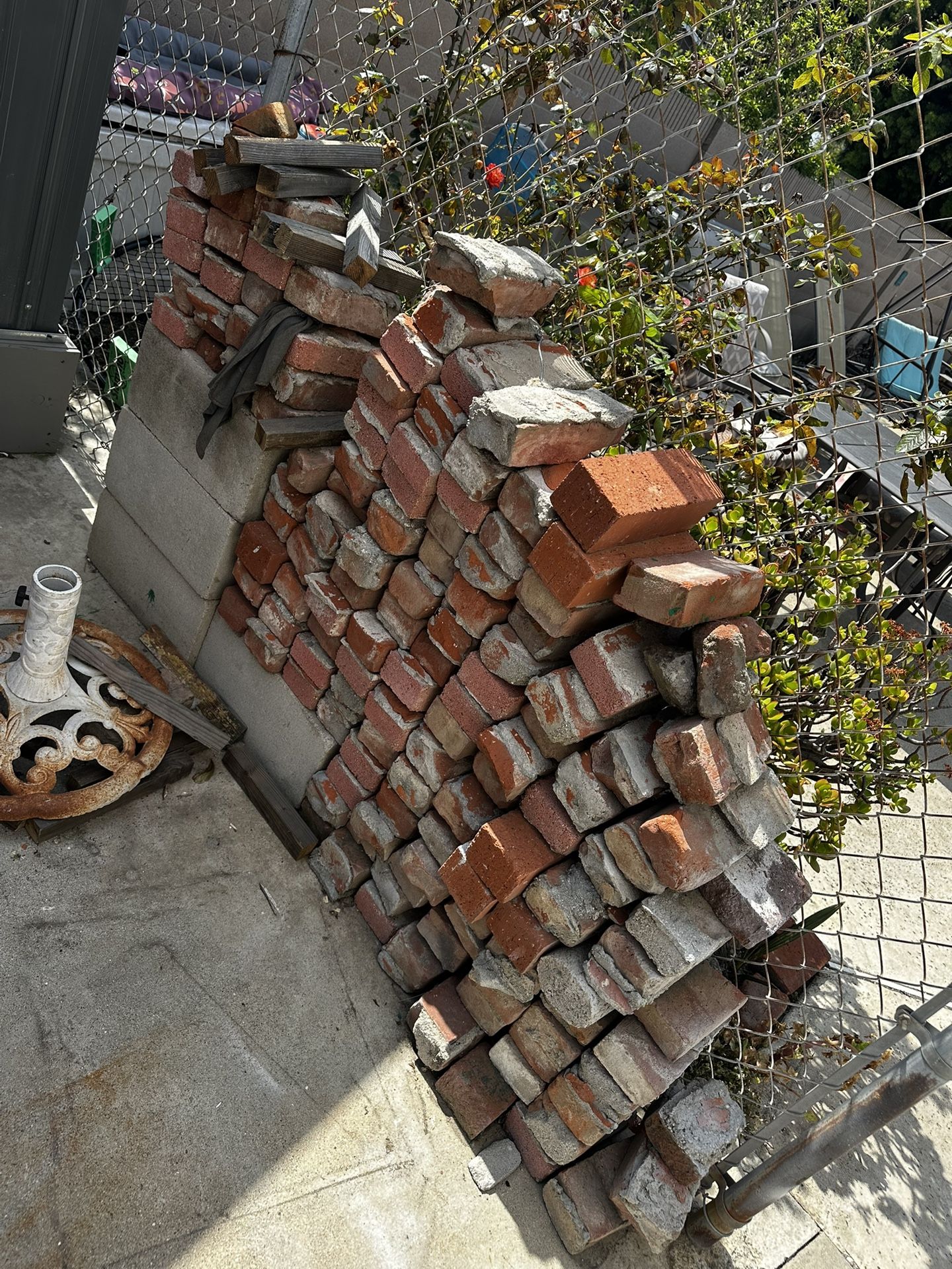Free Bricks And Few Cinder blocks for Sale in Fountain Valley, CA - OfferUp
