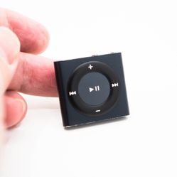 Y2k iPod Shuffle Gray 2gb MP3 Player 