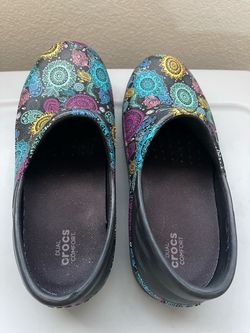Crocs Dual Comfort Clogs Mandala Print