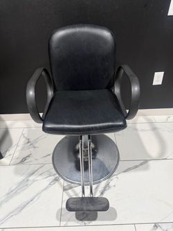 Salon chair