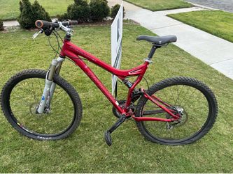 Specialized Stumpjumper FSR Expert Full Suspension Mountain Bike Approx. 2008 model • 26” wheels • Fox suspension