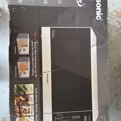 Panasonic 1.6 cu ft 1250W inverter microwave