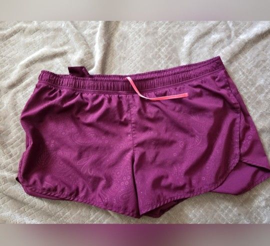 Old Navy Purple Athletic Shorts Lightweight Performance, Large