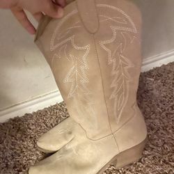 Women’s Boots Size 7 