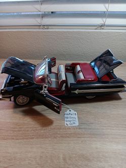 MotorMax 1:18 1960 Chevy Impala Die-Cast Model
