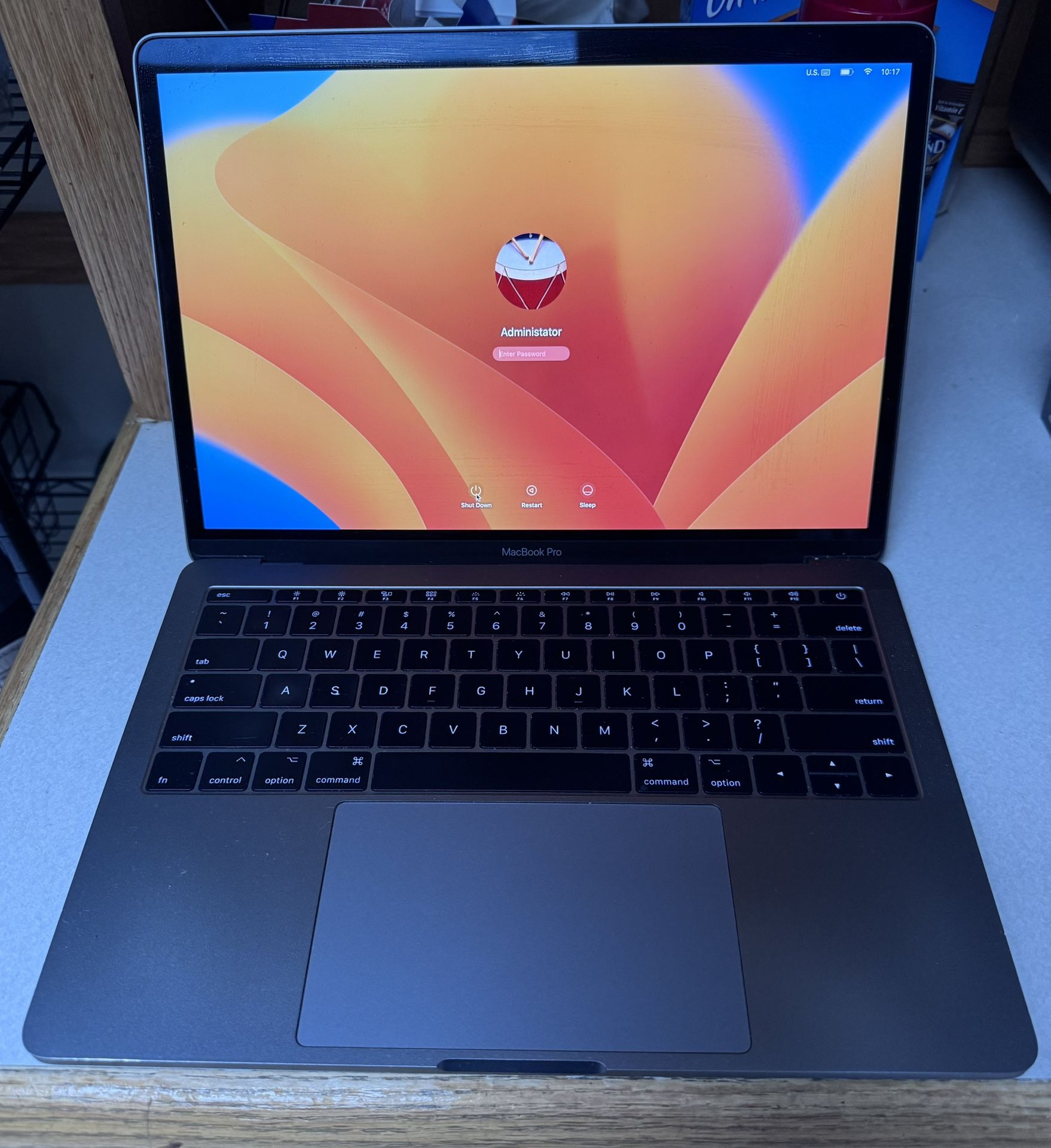 MacBook Pro - 2017, 13 Inch, 16 GB, 256 GB