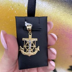 14k ANCHOR WITH JESUS CHARM 