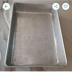 Vintage MIRRO 13X9X2 Baking Pan With Sliding Lid for Sale in Sun City, AZ -  OfferUp