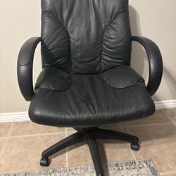 Black Leather Executive Office Chair 