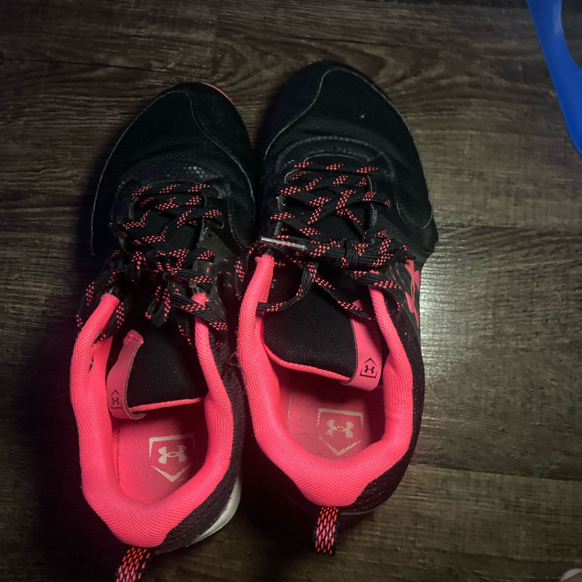 softball shoes