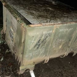Military box with lid