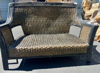 Outdoor Wicker Loveseat / Settee