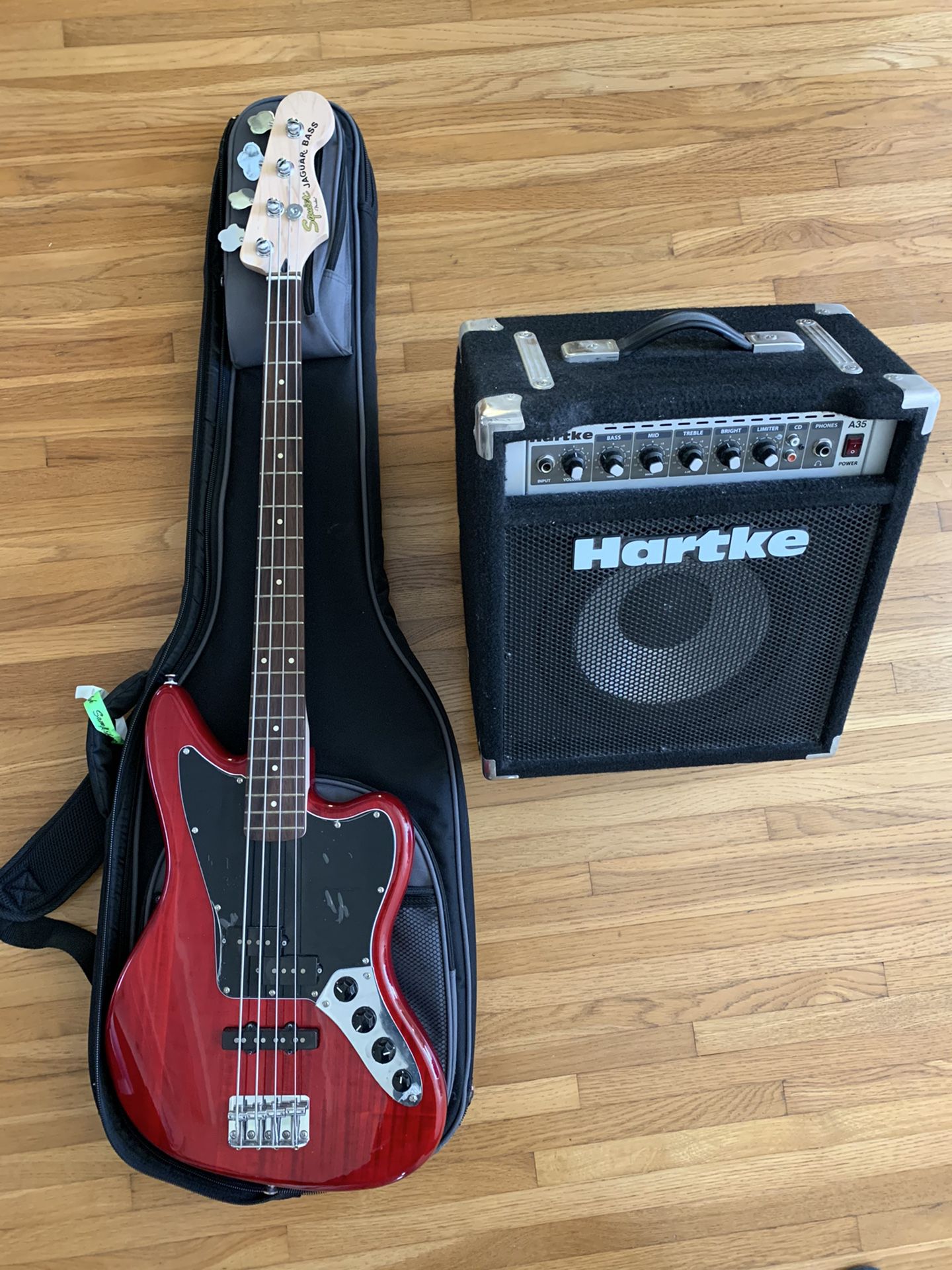 Squire vintage modified jazz bass + hartke A35 amp with gig bag