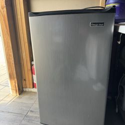 Magic Chef 4.4 cu. ft. Compact Mini Refrigerator in Stainless