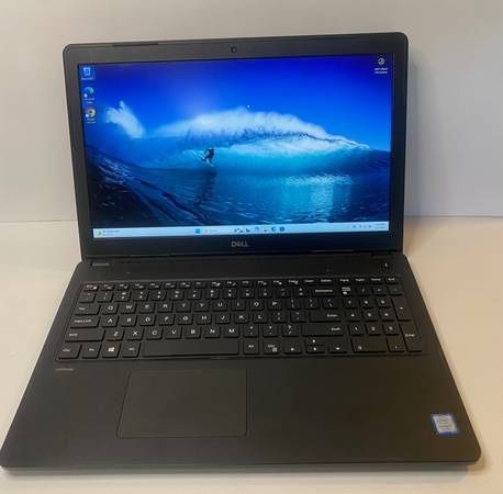 Latitude 3580 15.6" Core i7 7500U - 16Gb Ram, Windows 11