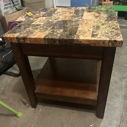 2 Matching end tables