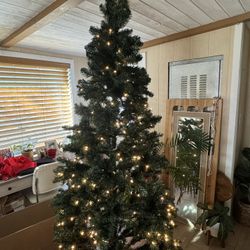 Brand New 7.5ft Christmas Tree