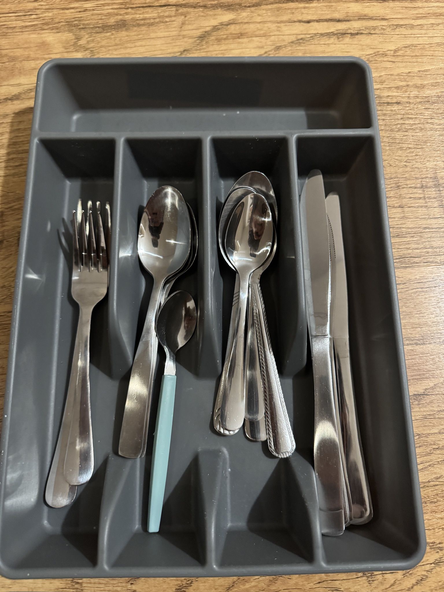 Cutlery With Cutlery Organizer/Holder