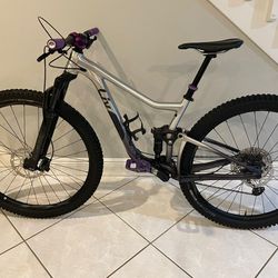 2021 Liv Pique 2 Mountain Bike - Excellent Condition with Minor Dent