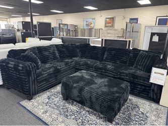 L Shape Sectional. 🚚WE DELIVER🚚