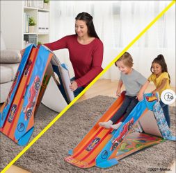 Hot Wheels Pop2Play indoor Slide, fold-up,  lightweight cardboard