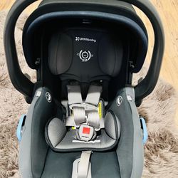 Infant Car Seat with base (Uppababy Mesa)