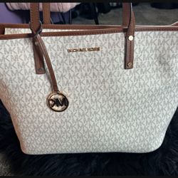 Large Michael Kors Purse 