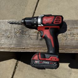 Milwaukee Drill/Driver 1/2” (13mm) With Battery