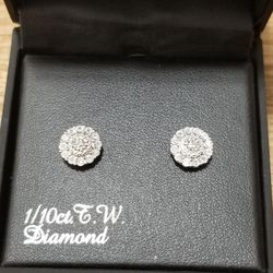 .10 Ct Diamond Earrings