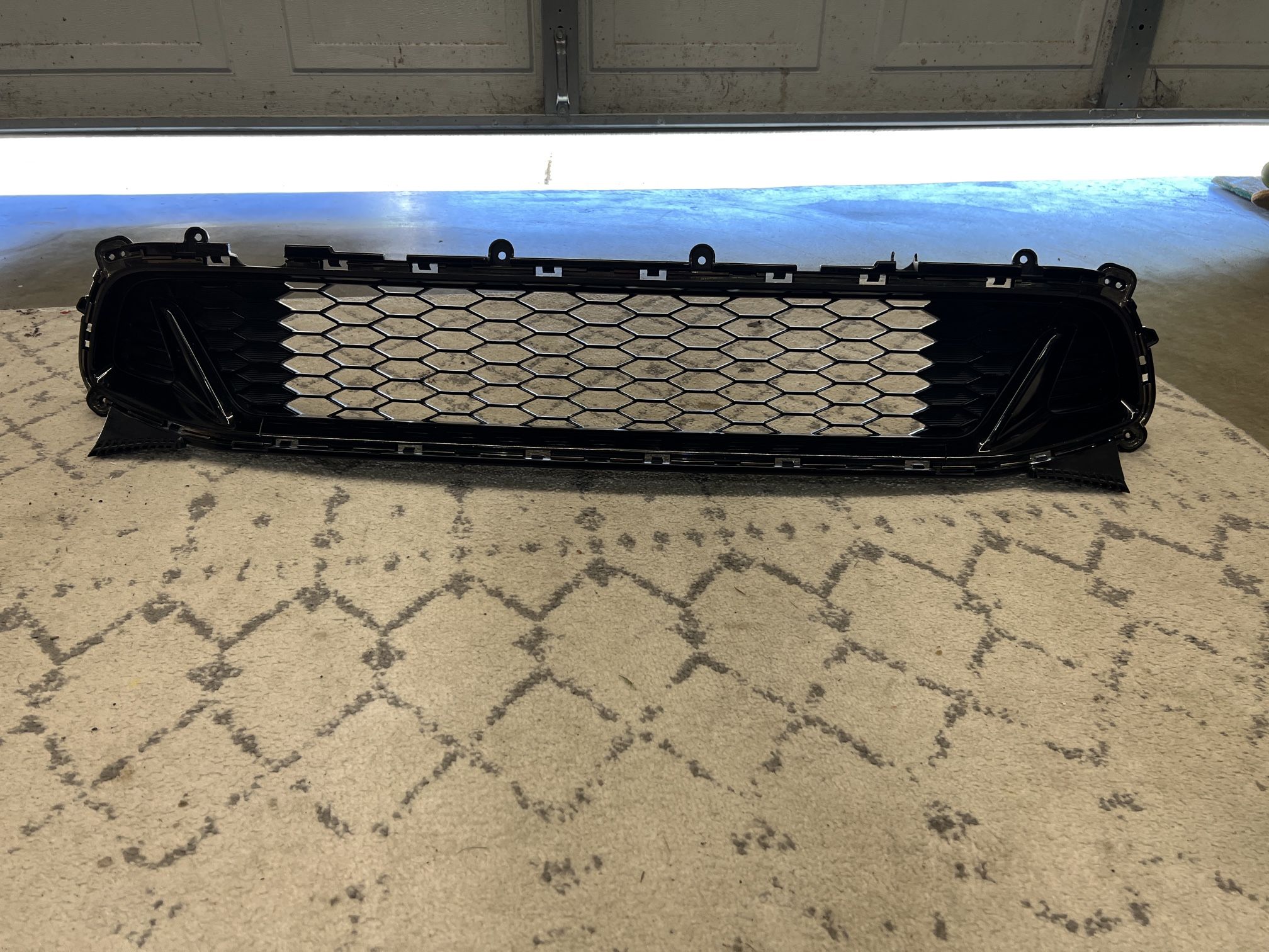 Kia Stinger Lower Grill
