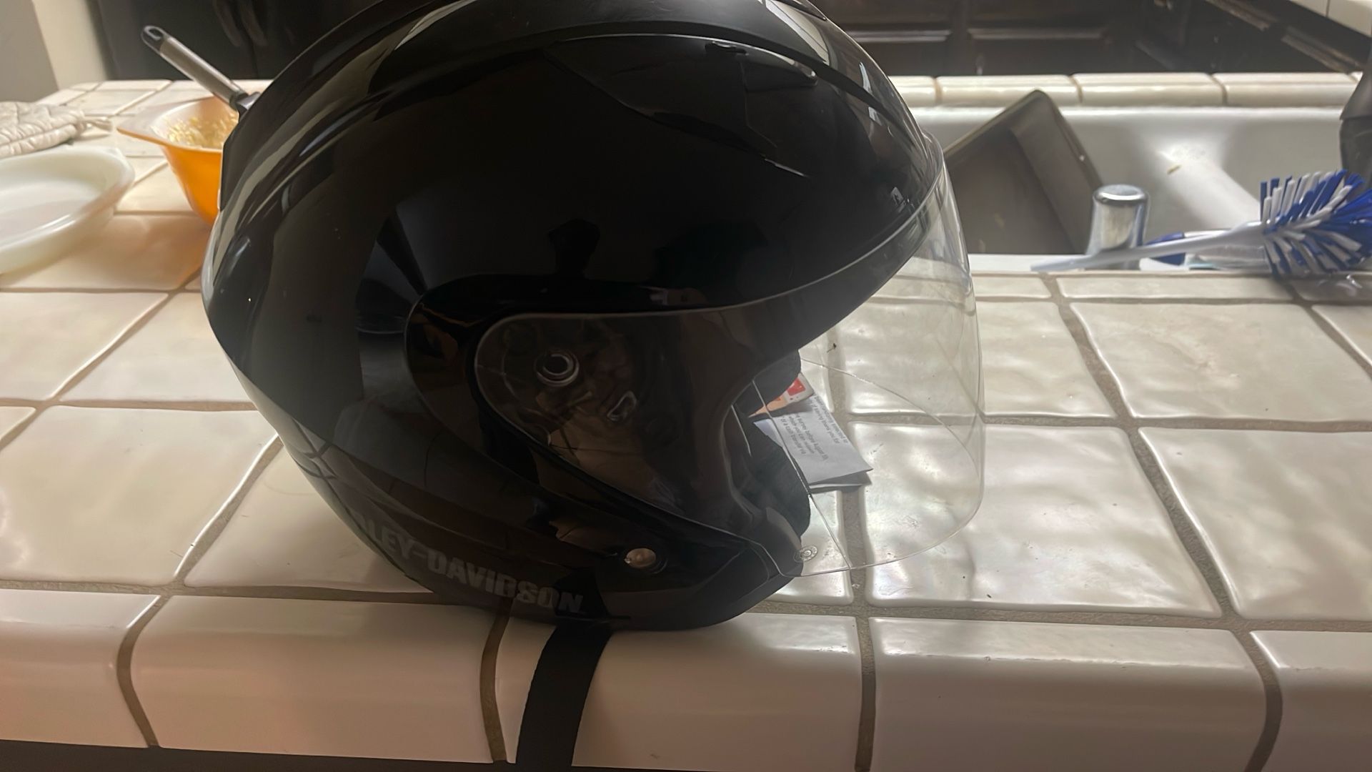 Harley Davidson helmet windshield size medium, like new