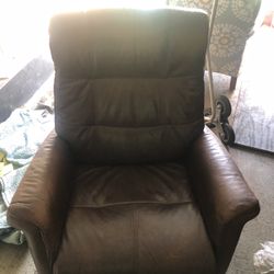 Power Recliner In Good Shape Has A Little Wear 
